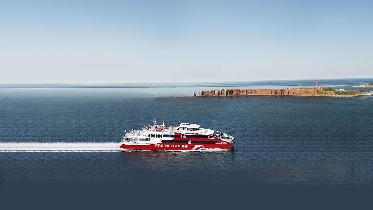 "Halunder Jet" vor Helgoland.