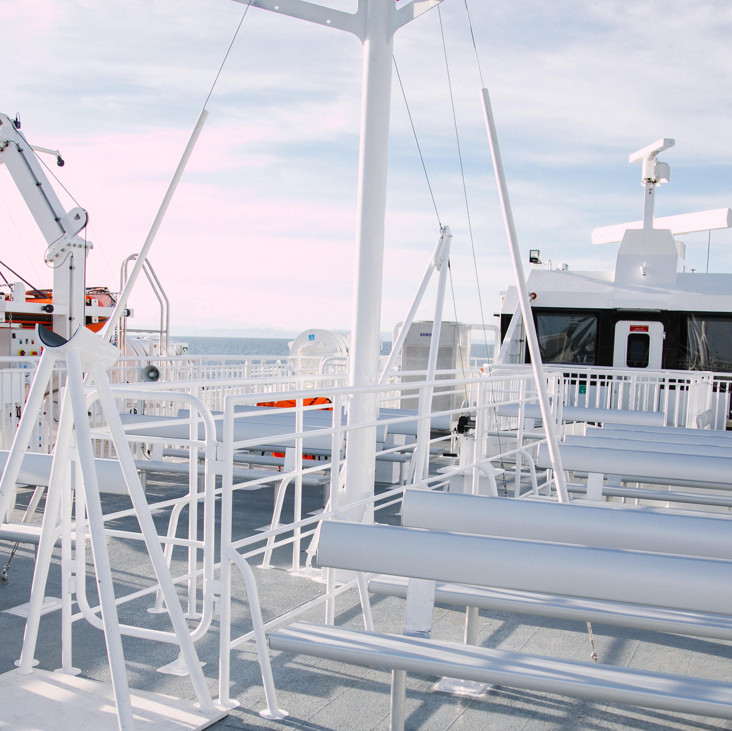 bridge deck of the Halunder Jet