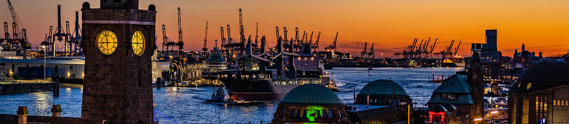 Hamburger Hafen bei Nacht